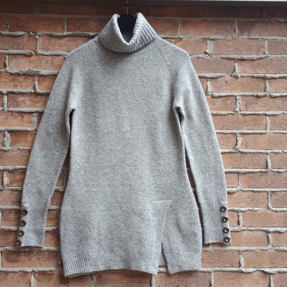 le chateau Turtleneck Tunic Sweater